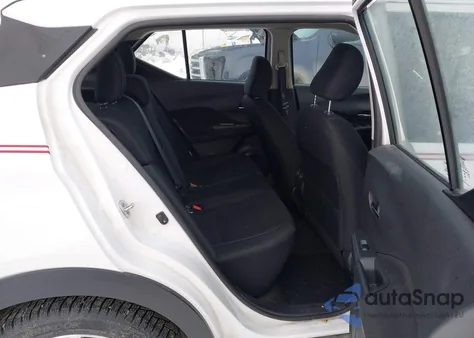 2023 Nissan Kicks Sv Xtronic Cvt z USA, uszkodzony, nr VIN 3N1CP5CV4PL564473